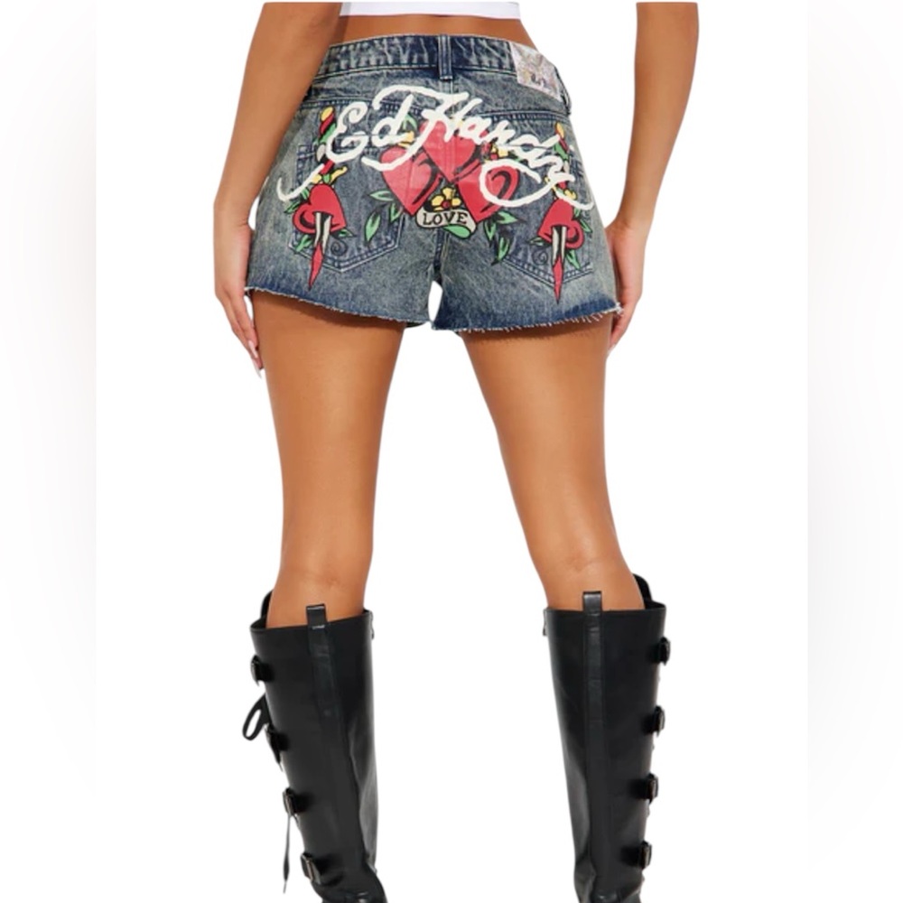 Vintage Ed Hardy Heart Dagger Cut Off Denim Shorts Sz S
